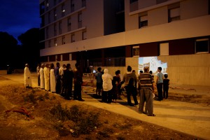 Projection le soir avec les habitants