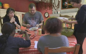Bien sur tout se termine autour d'un repas!